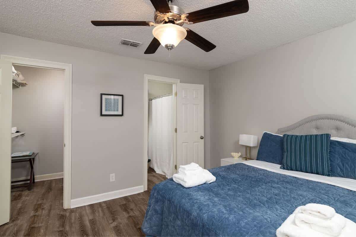 2 bedrooms, iron/ironing board, free WiFi, bed sheets