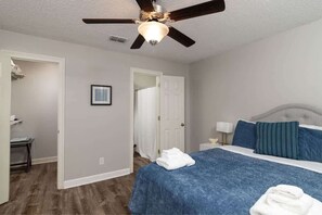 2 Schlafzimmer, BĂŒgeleisen/BĂŒgelbrett, kostenloses WLAN, BettwĂ€sche