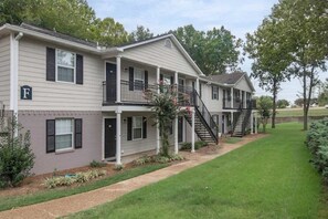 Exterior - Less than 1 mile to Ole Miss and Baptist Hospital! (Oxford)