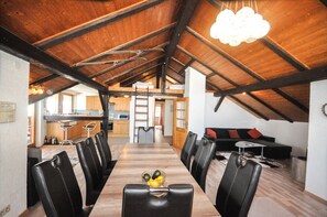 Gallery Loft, Sauna | Living area | Smart TV, fireplace - Lake View Lodges by we rent (Zell am See)