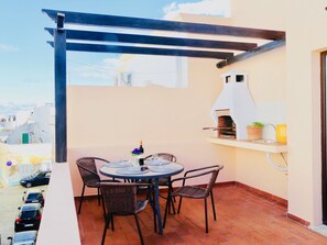 Outdoor dining - Kasa Sunshine Algarve (Olhão)