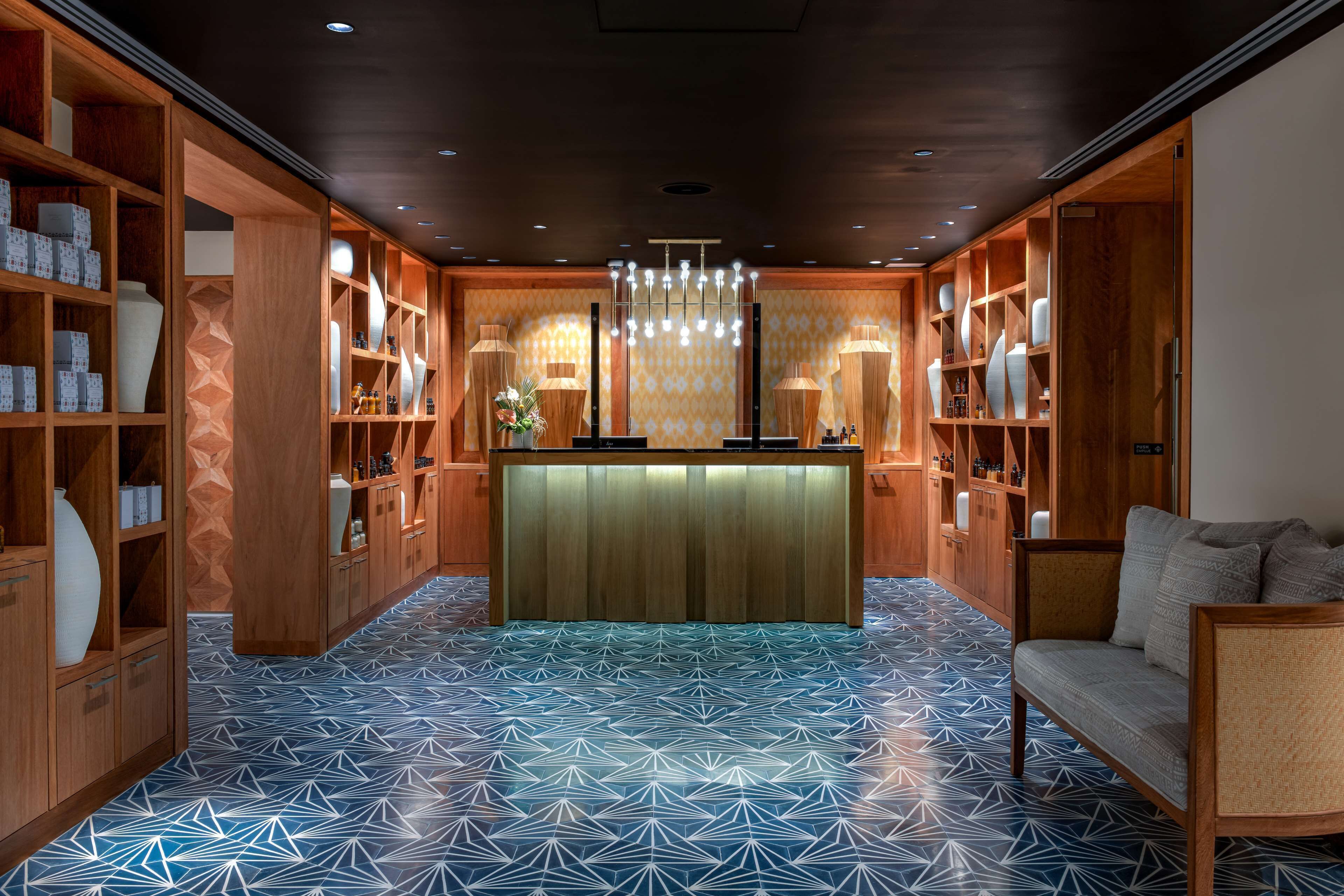 couples treatment room(s), sauna, hot tub, steam room, body treatments