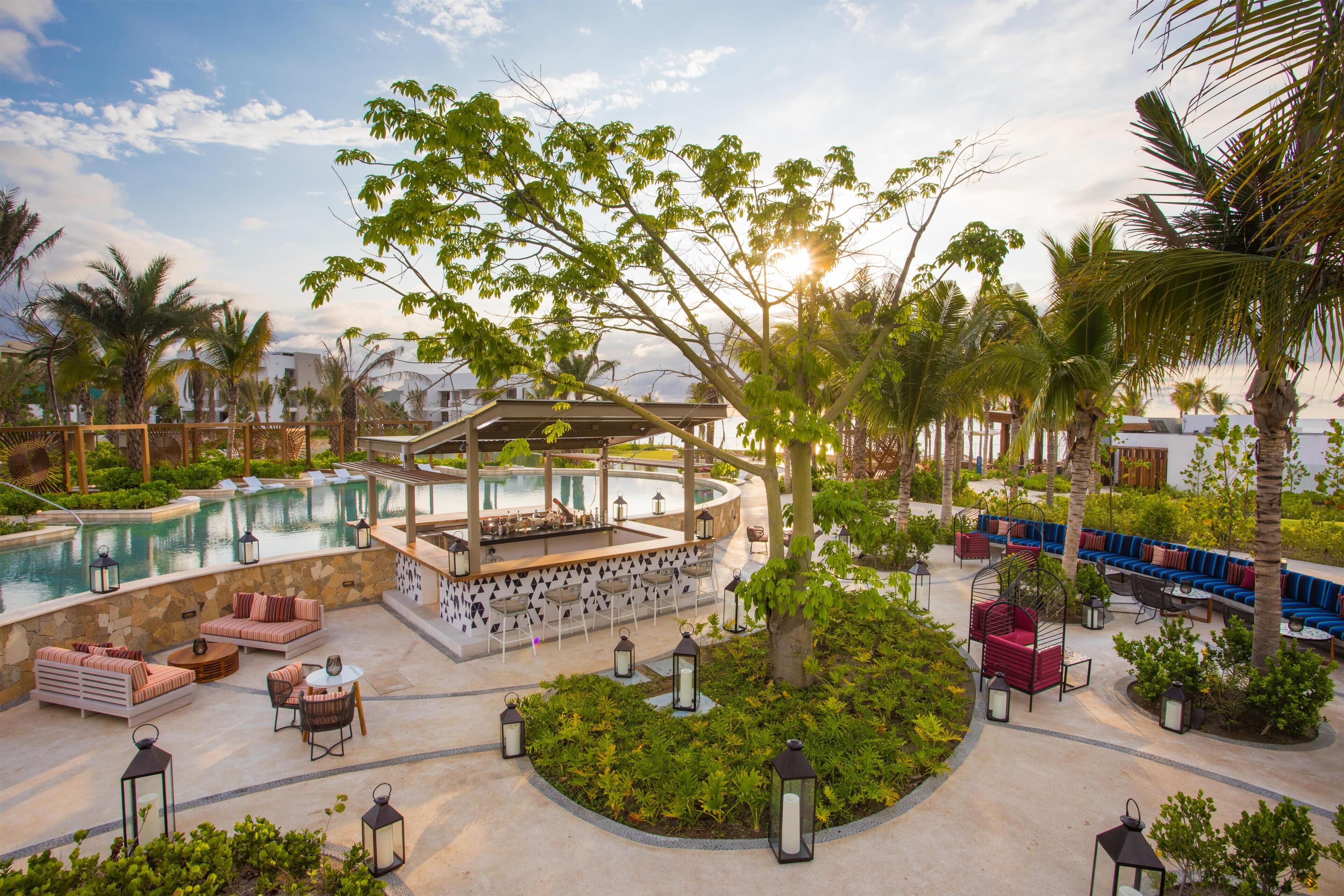 2 Bars/Lounges, Poolbar, Strandbar