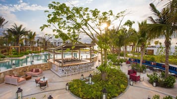 2 Bars/Lounges, Poolbar, Strandbar