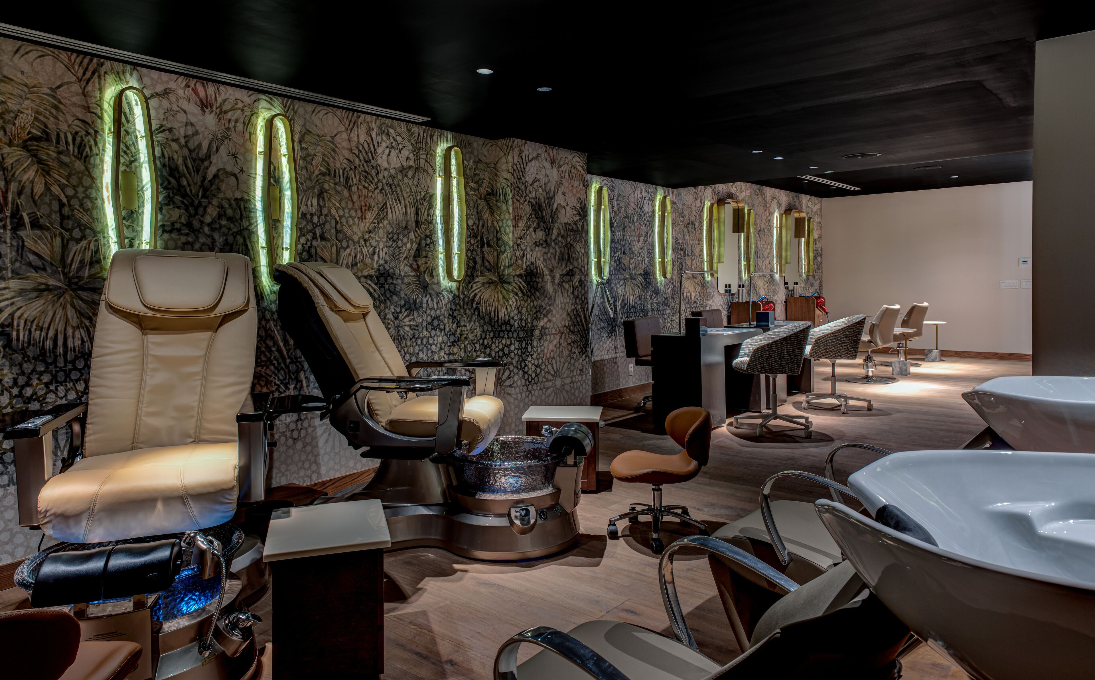 couples treatment room(s), sauna, hot tub, steam room, body treatments