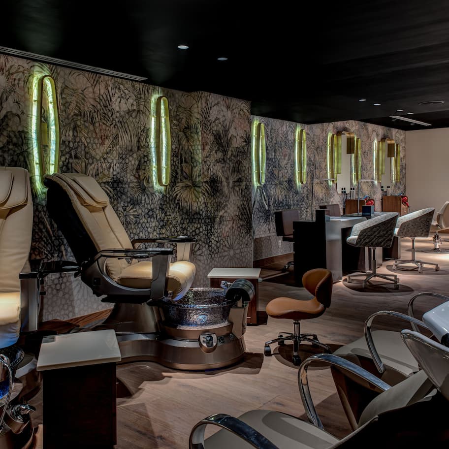 Couples treatment rooms, sauna, hot tub, steam room, body treatments