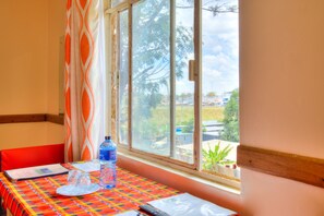 Décoration personnalisée, ameublement personnalisé, bureau