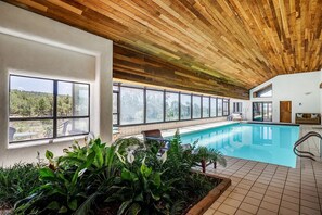 Indoor pool - Cielo Taos (Arroyo Hondo)