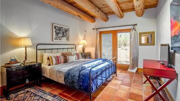 Family House, 2 Bedrooms, Pool Access, Mountain View | Premium bedding, pillowtop beds, individually decorated