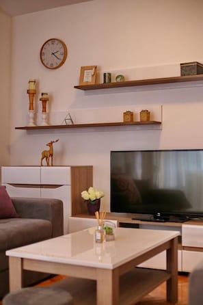 Comfort Apartment | Living area | Flat-screen TV - Ambasador Apartments Zlatibor (Zlatibor)