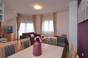 Duplex | In-room dining