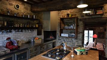 Réfrigérateur, four, plaque de cuisson, lave-vaisselle