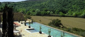 The Main House - from 8 to 10 people Casale Monticchio, a 17th century farmhouse