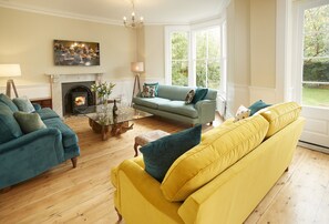 Smart TV, fireplace - A substantial six double bedroom property located in the heart of St Agnes. (St Agnes)