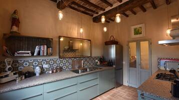 Réfrigérateur, four, plaque de cuisson, lave-vaisselle