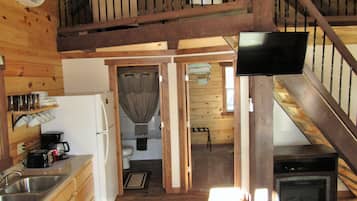 Buck Haven Family Cabin | Private kitchen | Microwave, oven, stovetop, dishwasher