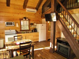 家庭小屋, 2 间卧室 | 起居区 | 液晶电视