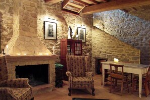 Interior - The Barns - 5 people Casale Monticchio, a 17th century farmhouse (Marsciano)