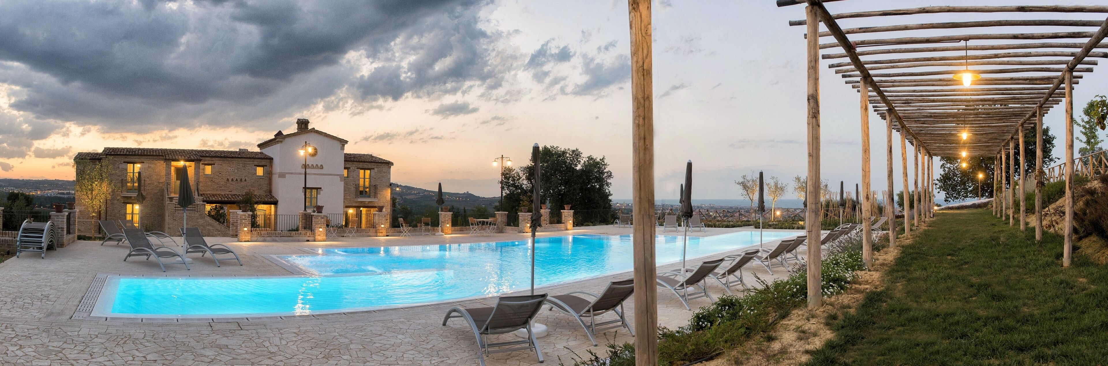 Piscine extérieure (ouverte en saison)