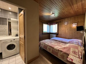 1 Schlafzimmer, Bügeleisen/Bügelbrett