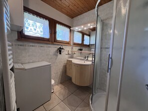 Een douche, een haardroger