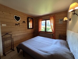 3 slaapkamers, een strijkplank/strijkijzer, wifi (toeslag)