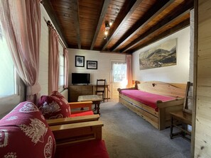 6 chambres, fer et planche Ă repasser