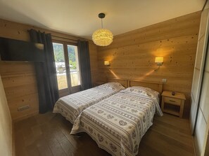 2 slaapkamers, een strijkplank/strijkijzer, gratis wifi