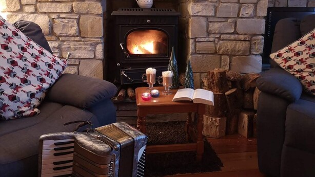 Fireplace - Nelly's Bed & Bike (Westport)