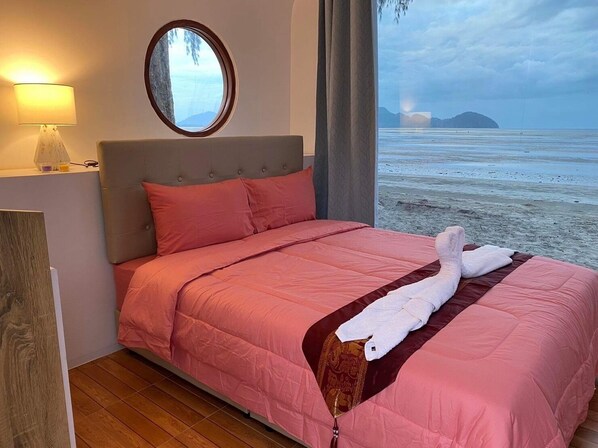 Honeymoon Studio Suite