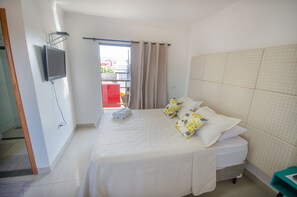 Camas com colchões de espuma com sistema de memória, frigobar