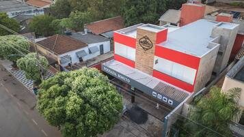 Fachada de la propiedad