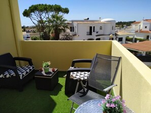 三人房, 阳台 | 露台