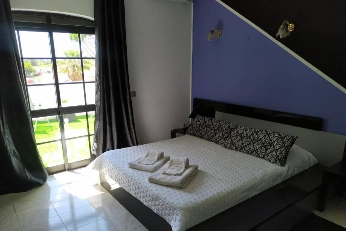 Standard-Doppelzimmer, Balkon | Laptopgeeigneter Arbeitsplatz, Verdunkelungsvorhänge