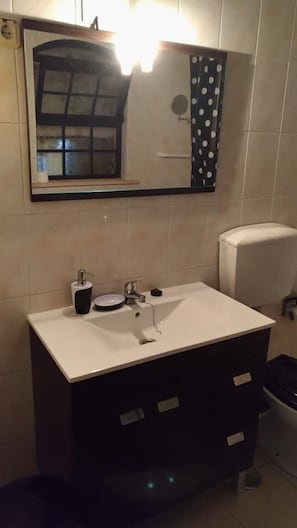 Standard Double Room, Balcony | Individually decorated, laptop workspace, blackout curtains - Hospedaria Por do Sol (Olhao)