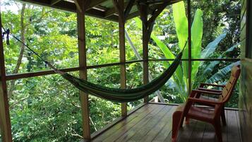 Kabin, Beberapa Tempat Tidur, pemandangan samudra (Jungle Cabin) | Teras/patio