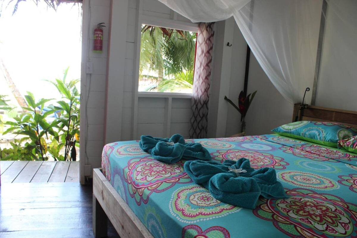 Double Room, 1 Queen Bed, Ocean View, Beachfront