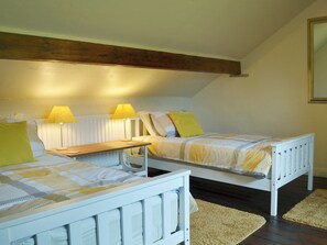 2 bedrooms, WiFi, bed sheets