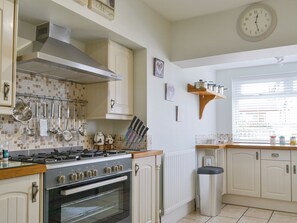 Dishwasher, high chair, cookware/dishes/utensils, freezer - 3 bedroom accommodation in Amble (Amble)