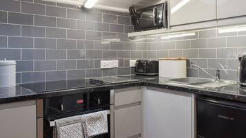 Cookware/dishes/utensils, freezer