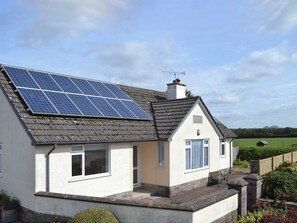 Exterior - 4 bedroom accommodation in Nomansland, near Tiverton (Nomansland, near Tiverton)