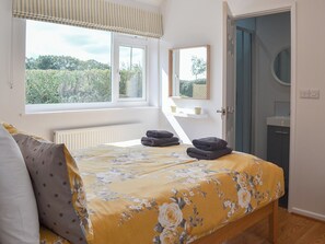4 bedrooms, free WiFi, bed sheets - 4 bedroom accommodation in Nomansland, near Tiverton (Nomansland, near Tiverton)