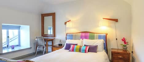 4 chambres, Wi-Fi gratuit, draps fournis