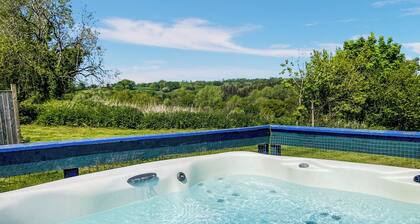 4 bedroom accommodation in Bishopswood, near Honiton