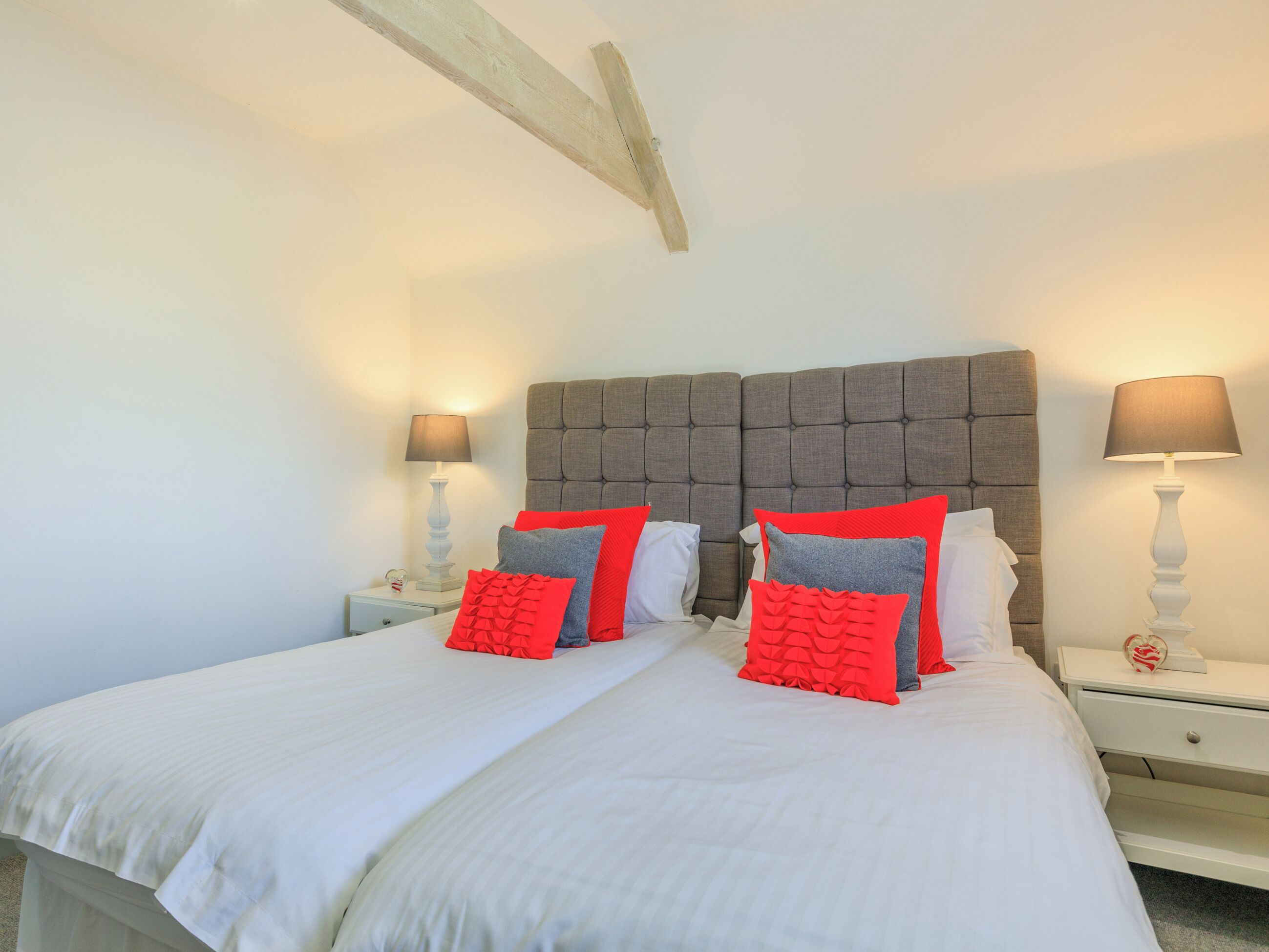 4 bedrooms, free WiFi, bed sheets