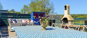 4 bedroom accommodation in Bishopswood, near Honiton