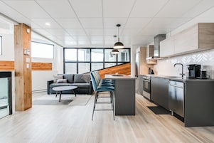 Design Condo, 1 Queen Bed with Sofa bed, Kitchen | View from room