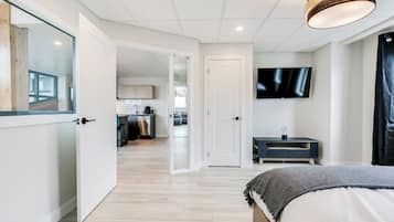 Design Condo, 1 Queen Bed with Sofa bed, Kitchen