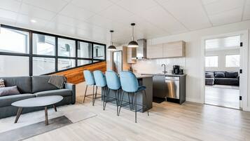 Design Condo, 1 Queen Bed with Sofa bed, Kitchen | Private kitchen