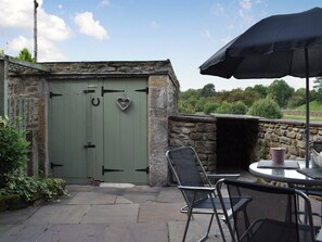 Outdoor dining - 3 bedroom accommodation in Long Preston, near Settle (Long Preston, near Settle)
